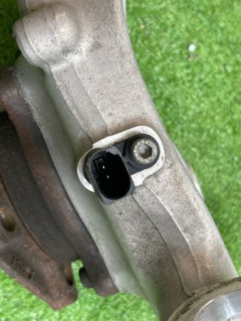 Audi / A4 / Кулак поворотный