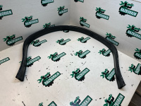 BMW / X1 / Уплотнитель капота