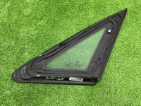 Audi / A4 / Стекло заднего крыла