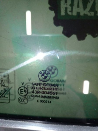 BMW / X5 / Стекло двери