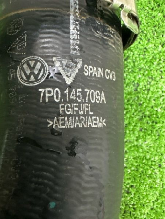 Volkswagen / Touareg / Патрубок интеркулера