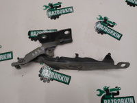 Volvo / S60 / Петля капота