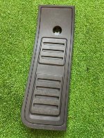 Audi / A6 / Накладка под ногу для отдыха