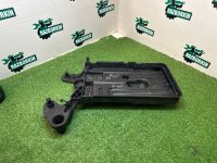 Audi / A3 / Площадка АКБ