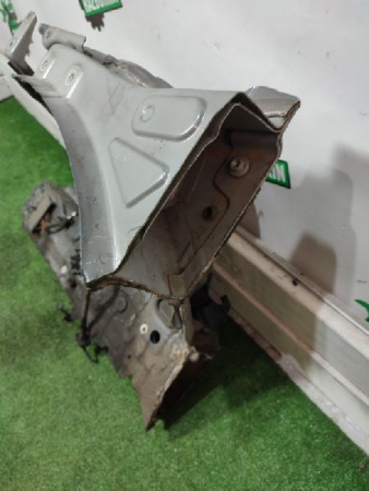 BMW / X1 / Лонжерон