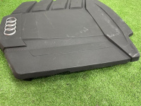 Audi / A6 / Декоративная крышка двигателя