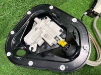 Audi / A7 / Замок двери с доводчиком