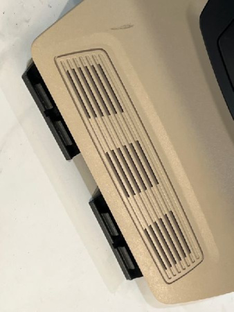 BMW / X3 / Плафон подсветки салона
