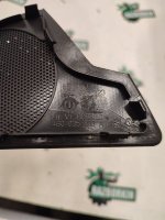 Audi / A6 / Накладка динамика двери