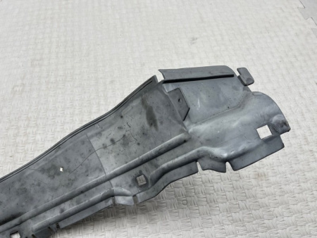 Mercedes-Benz / 300E / Подкрылок