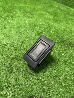 Audi / A6 / Кнопка крышки багажника