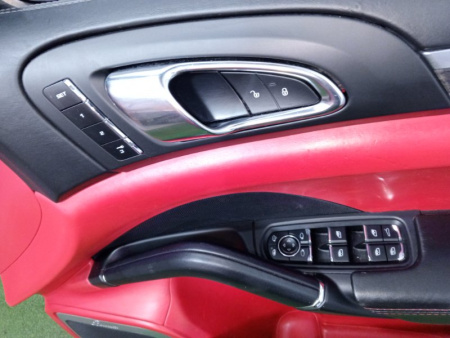 Porsche / Cayenne / Дверь боковая