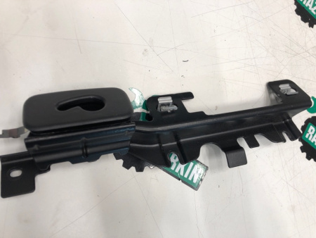 Mercedes-Benz / GLC 250d 4-matic / Кронштейн потолочной ручки