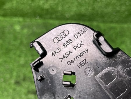 Audi / A6 / Кронштейн камеры