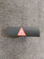 Audi / A6 / Кнопка аварийной сигнализации