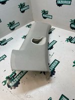 Volkswagen / Touareg / Накладка стойки