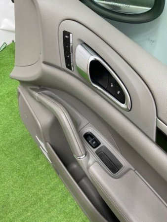 Porsche / Cayenne / Дверь боковая