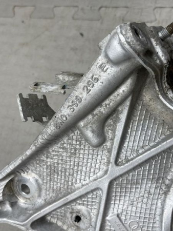 Audi / S5 / Кронштейн подрамника