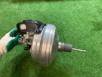 Audi / A6 / Ваккумный насос