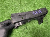 Audi / Q8 / Кронштейн