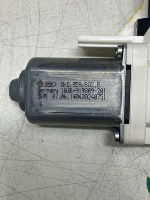 Audi / A6 / Мотор стеклоподъемника