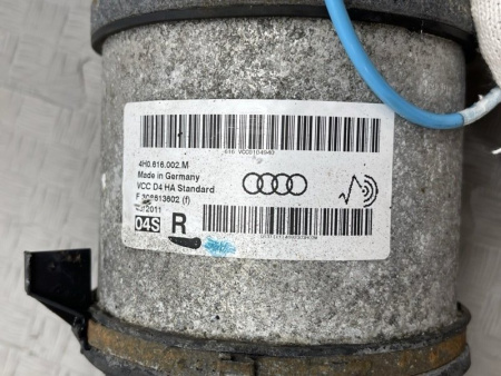 Audi / A8 / Пневмостойка