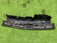 Volkswagen / Touareg / Накладка замка багажника