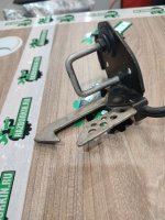 BMW / 5-Series / Крюк замка капота