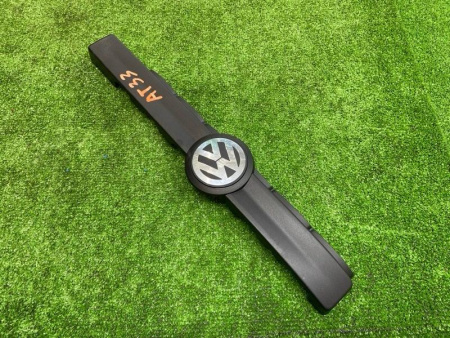 Volkswagen / Touareg / Декоративная крышка двигателя