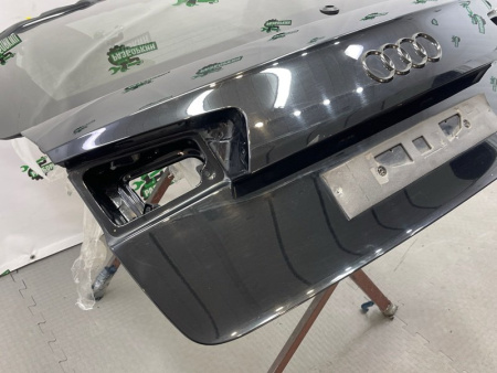 Audi / A6 / Крышка багажника