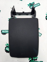 Volkswagen / Touareg / Подлокотник Volkswagen / Touareg / Подлокотник