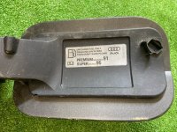 Audi / Q7 / Лючок топливного бака