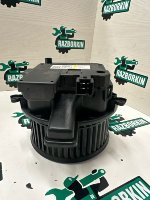 Audi / Q5 / Мотор печки