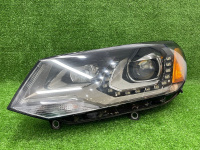 Volkswagen / Touareg / Фара