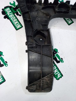 Audi / A6 / Направляющая бампера