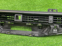 Audi / A4 / Дефлектор обдува салона