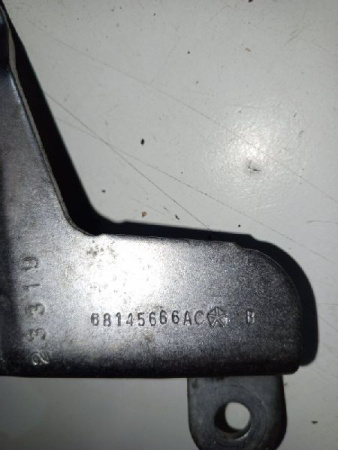 JEEP / Grand Cherokee SRT-8 / Кронштейн