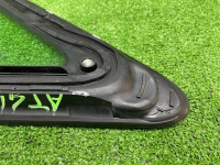 Audi / A4 / Стекло заднего крыла