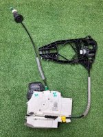 Audi / A6 / Замок двери комплект