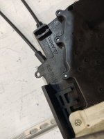 Citroen / c-crosser / Замок боковой двери