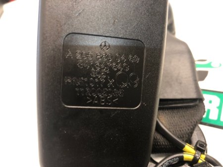 Mercedes-Benz / GLC 250d 4-matic / Замок ремня безопасности