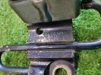 Audi / Q7 / Петля двери