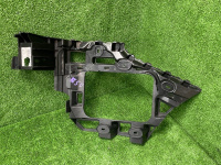 Volkswagen / Touareg / Кронштейн бампера