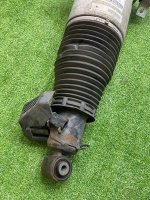 Audi / Q7 / Пневмостойка