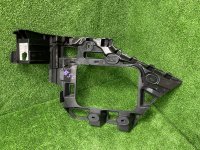 Volkswagen / Touareg / Кронштейн бампера