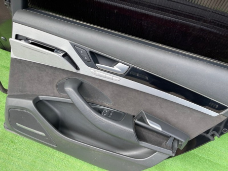Audi / A8l / Дверь боковая