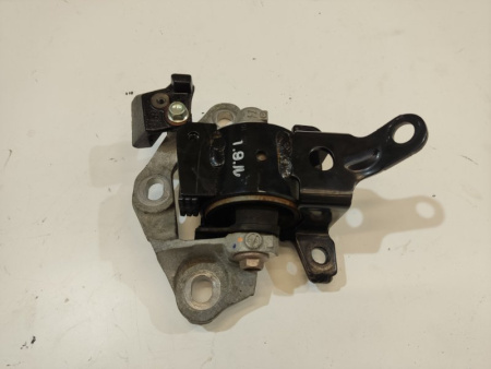 Mazda / 3 / Опора кпп