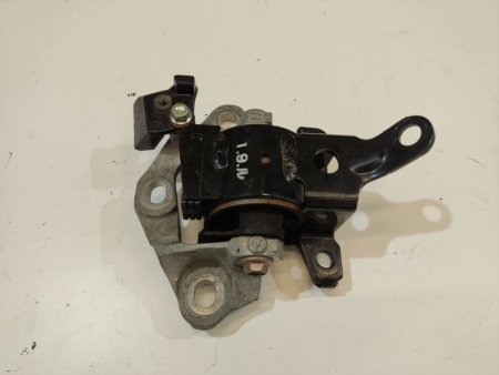 Mazda / 3 / Опора кпп