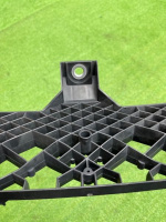 Volkswagen / Touareg / Кронштейн бампера