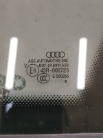 Audi / Q3 / Стекло заднего крыла